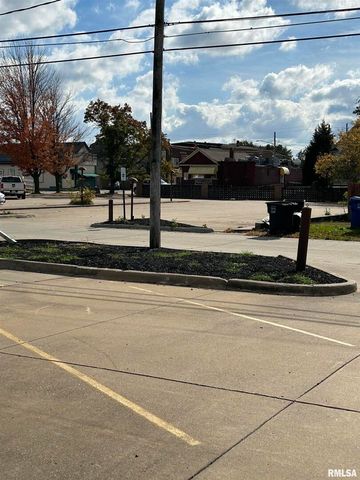 1611 7TH Street, Moline, IL 61264