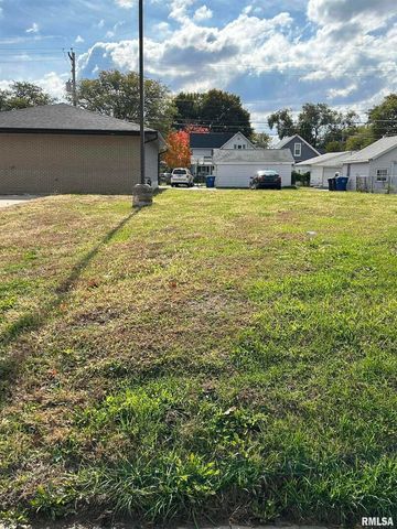 1611 7TH Street, Moline, IL 61264