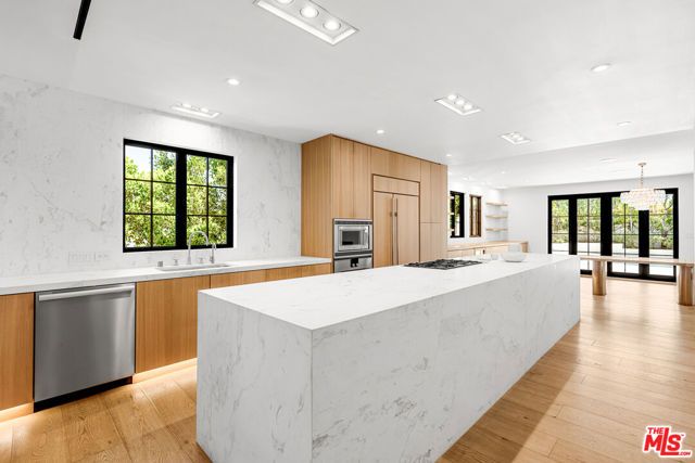 1001 Hanover Drive, Beverly Hills, CA 90210