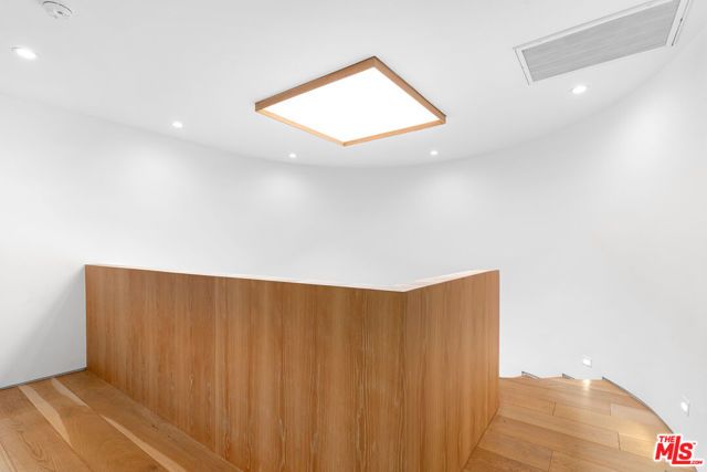 1001 Hanover Drive, Beverly Hills, CA 90210