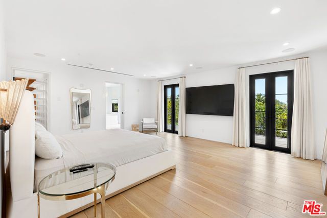 1001 Hanover Drive, Beverly Hills, CA 90210