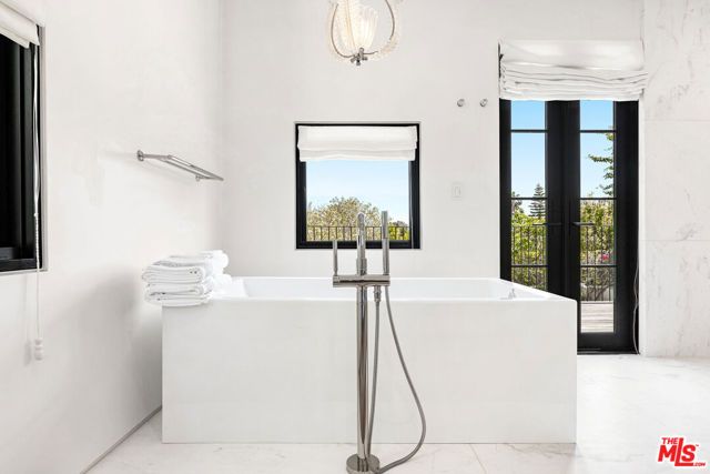 1001 Hanover Drive, Beverly Hills, CA 90210