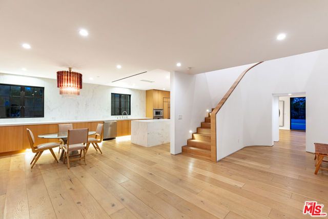 1001 Hanover Drive, Beverly Hills, CA 90210