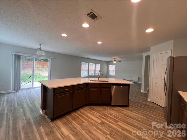 2304 Harwood Hills Lane, Charlotte, NC 28214