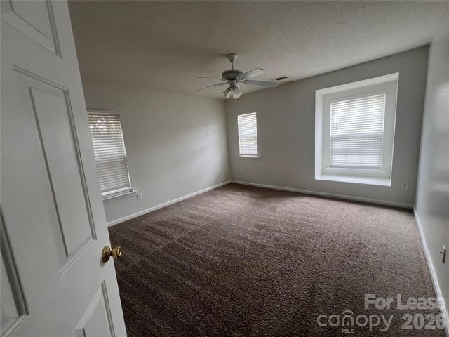 2304 Harwood Hills Lane, Charlotte, NC 28214