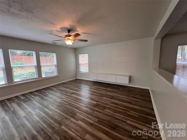 2304 Harwood Hills Lane, Charlotte, NC 28214