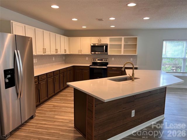 2304 Harwood Hills Lane, Charlotte, NC 28214