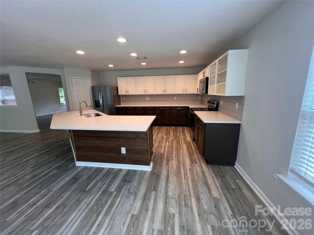 2304 Harwood Hills Lane, Charlotte, NC 28214