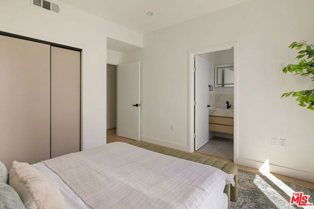 1294 S Citrus Avenue, Los Angeles, CA 90019