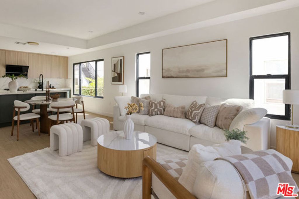 1294 S Citrus Avenue, Los Angeles, CA 90019