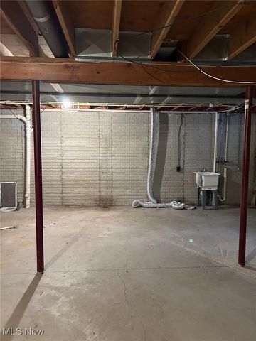 3164 E 130 Street, Cleveland, OH 44120