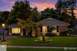 26 Inglewood Lane, Aberdeen, NJ 07747