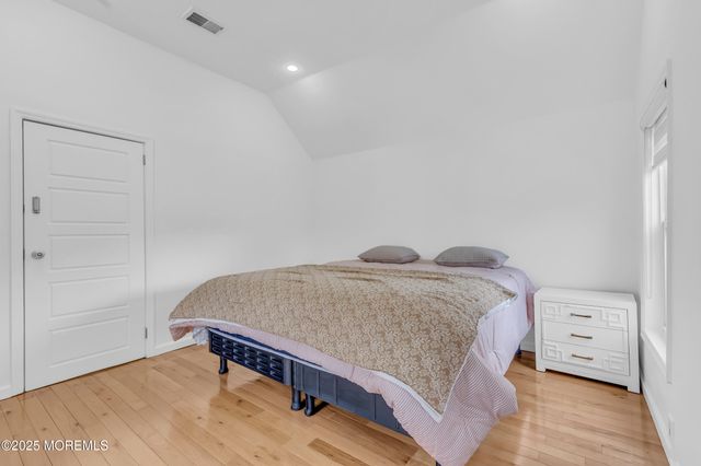 323 Roosevelt Avenue, Oakhurst, NJ 07755