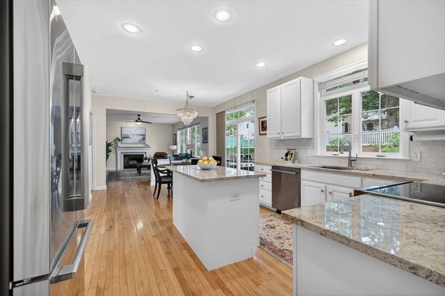 23 Palomino Dr, North Andover, MA 01845