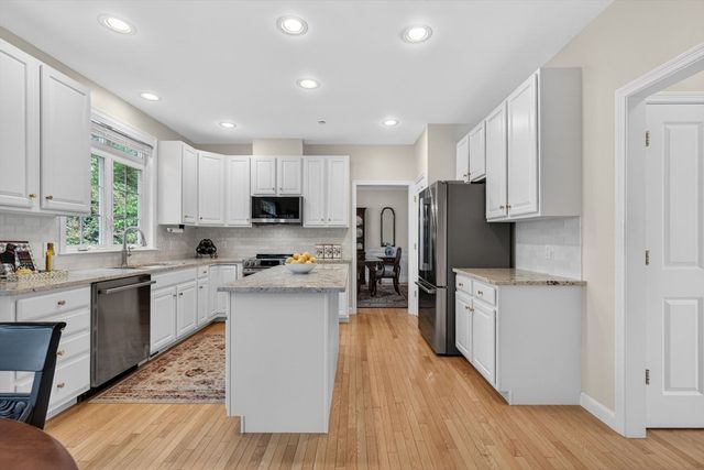 23 Palomino Dr, North Andover, MA 01845