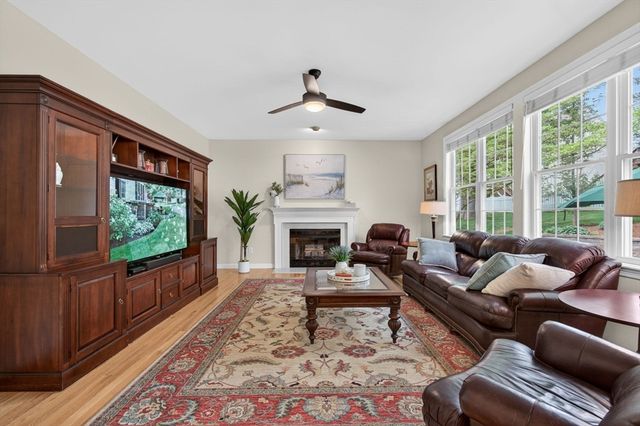 23 Palomino Dr, North Andover, MA 01845