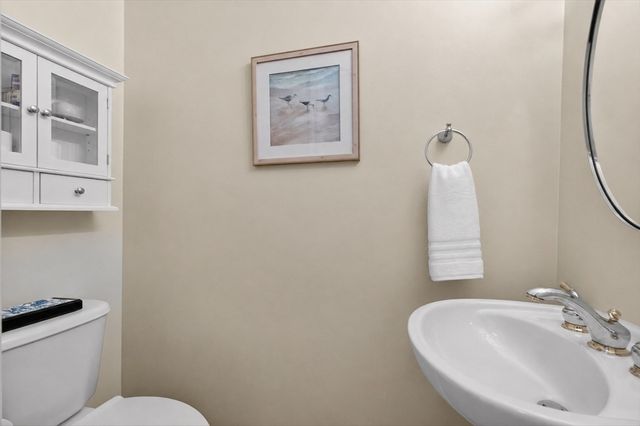 23 Palomino Dr, North Andover, MA 01845
