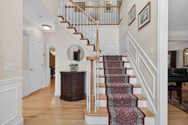 23 Palomino Dr, North Andover, MA 01845
