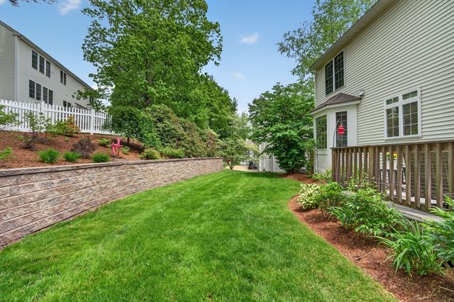 23 Palomino Dr, North Andover, MA 01845