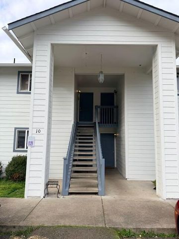 10 Dion Court, Shady Cove, OR 97539