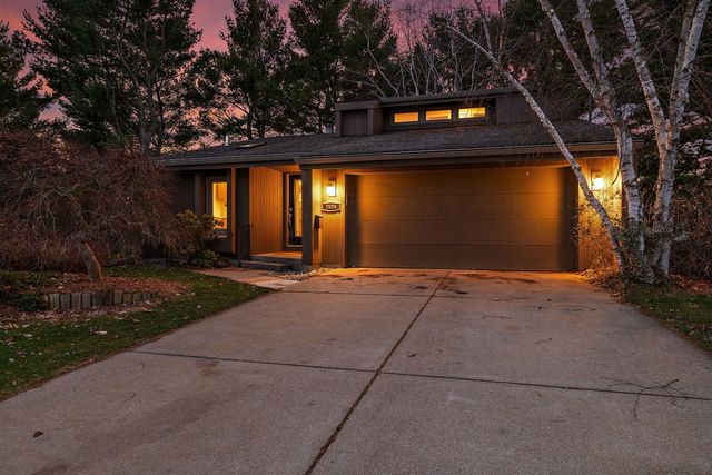 7524 Turnberry Court, Portage, MI 49024