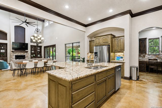 7938 Colonial Woods, Boerne, TX 78015