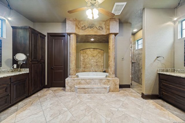 7938 Colonial Woods, Boerne, TX 78015