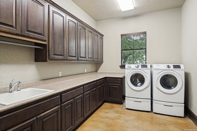 7938 Colonial Woods, Boerne, TX 78015