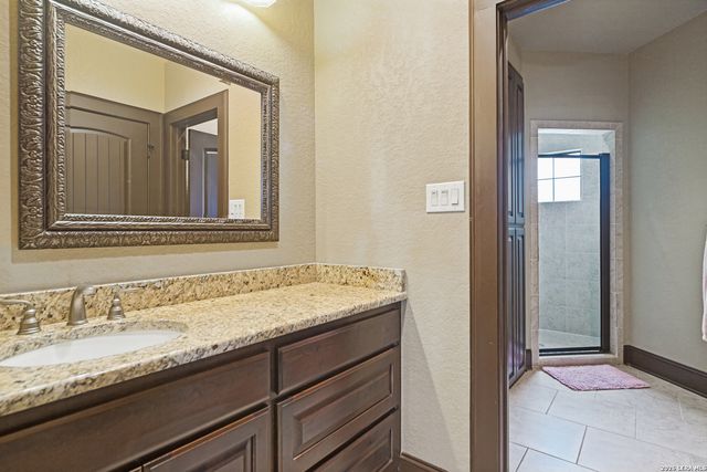 7938 Colonial Woods, Boerne, TX 78015