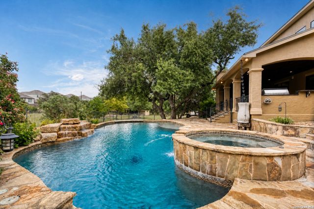 7938 Colonial Woods, Boerne, TX 78015