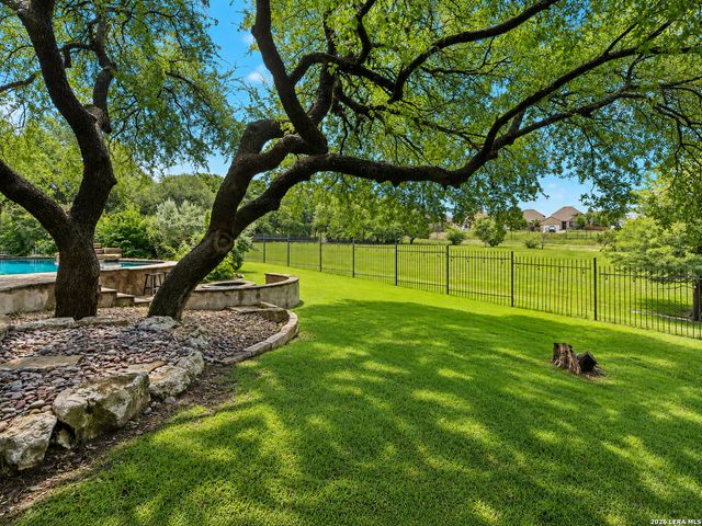 7938 Colonial Woods, Boerne, TX 78015