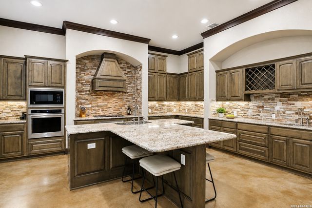 7938 Colonial Woods, Boerne, TX 78015