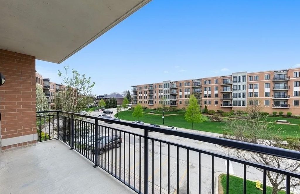 145 S York Street 328, Elmhurst, IL 60126 — photo 3