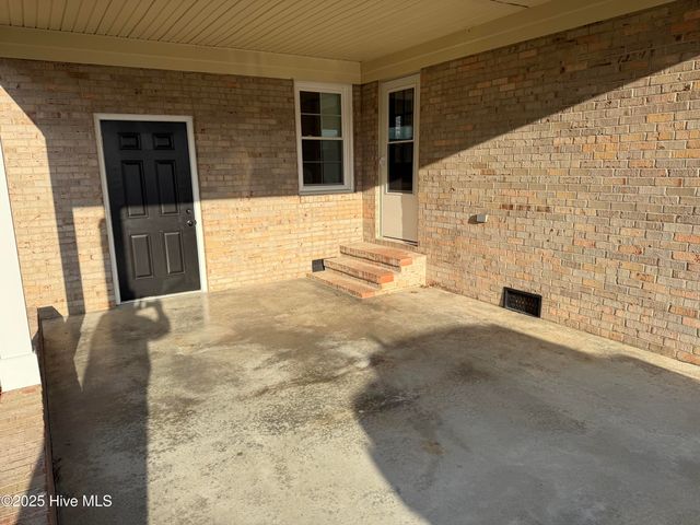 109 Tarheel Drive, Mount Olive, NC 28365