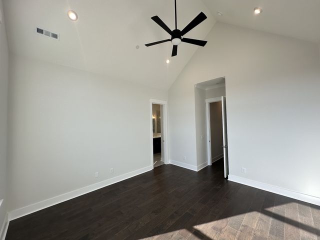 2076 Conductor Ln, Thompsons Station, TN 37179