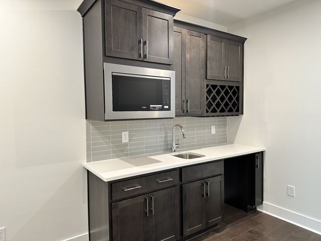 2076 Conductor Ln, Thompsons Station, TN 37179