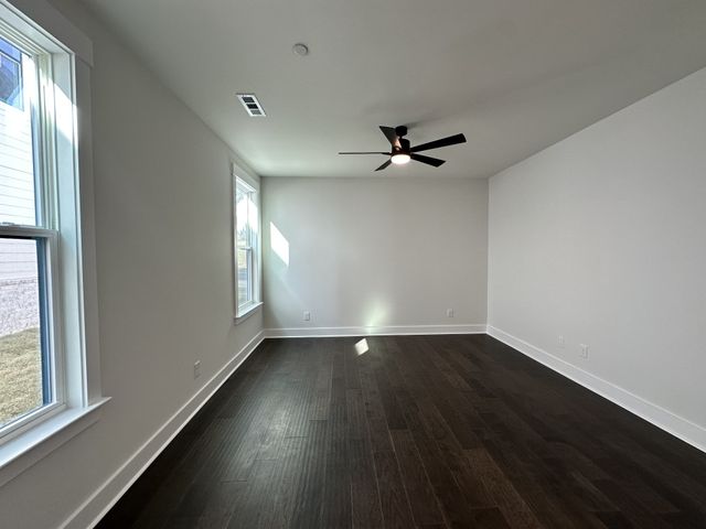 2076 Conductor Ln, Thompsons Station, TN 37179