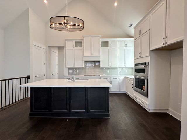 2076 Conductor Ln, Thompsons Station, TN 37179