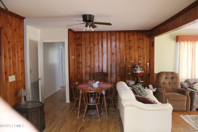 301 W Pulaski Drive, Hampton, SC 29924