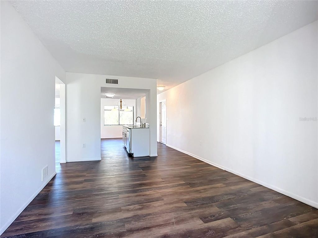 Image 12 of property listing at 5310 26TH STREET W 306, Bradenton, FL 34207