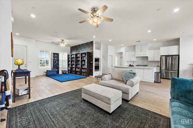15602 Waterford Street, Bakersfield, CA 93314