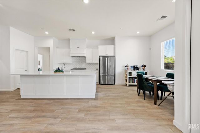 15602 Waterford Street, Bakersfield, CA 93314