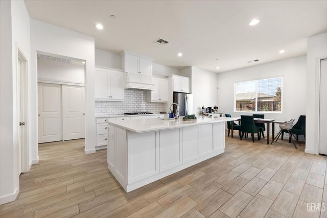 15602 Waterford Street, Bakersfield, CA 93314