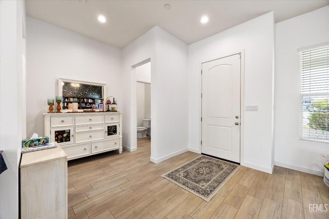 15602 Waterford Street, Bakersfield, CA 93314