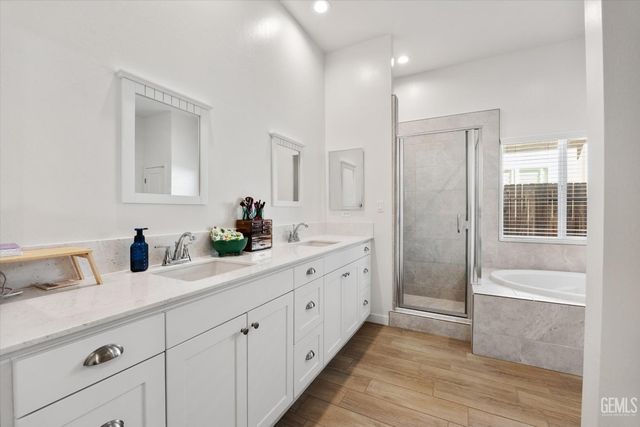 15602 Waterford Street, Bakersfield, CA 93314