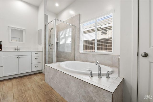 15602 Waterford Street, Bakersfield, CA 93314