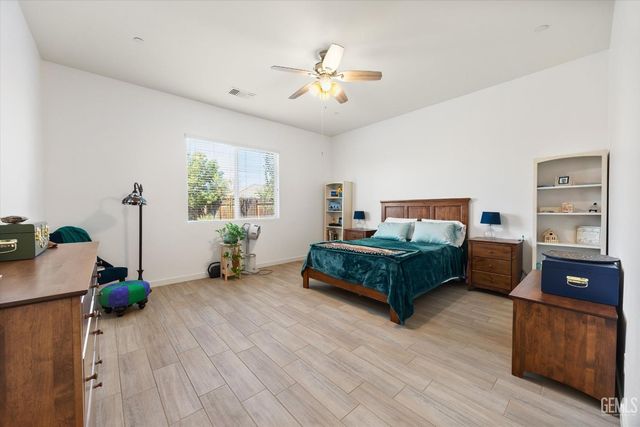 15602 Waterford Street, Bakersfield, CA 93314