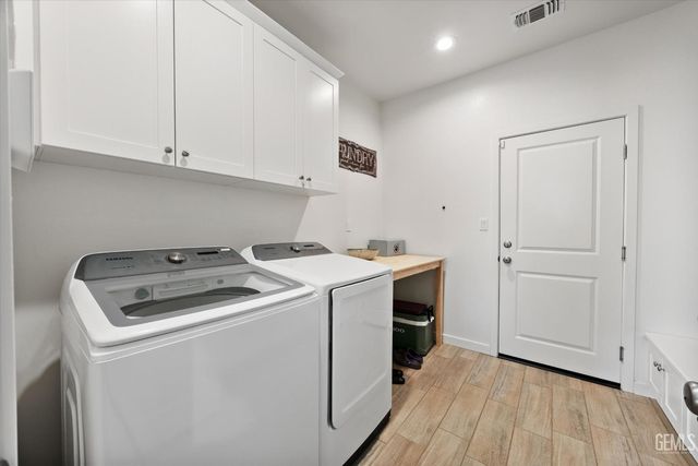 15602 Waterford Street, Bakersfield, CA 93314