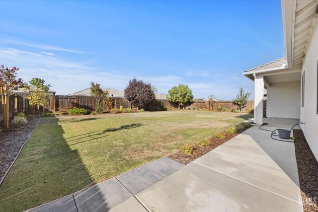15602 Waterford Street, Bakersfield, CA 93314