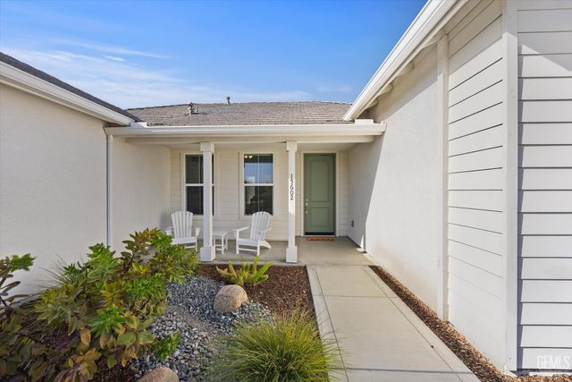 15602 Waterford Street, Bakersfield, CA 93314